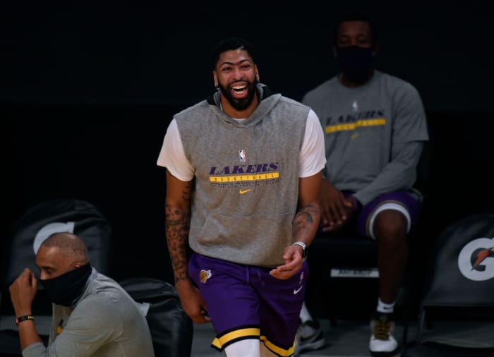 Los Angeles Lakers star Anthony Davis on the bench.