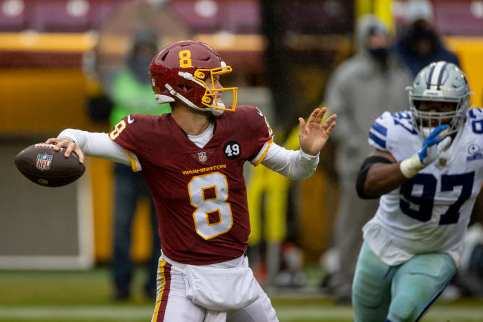 Dallas Cowboys' Everson Griffen rushes the quarterback.
