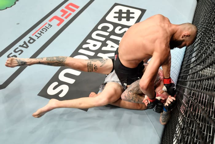 Insane knockout by Khamzat Chimaev.
