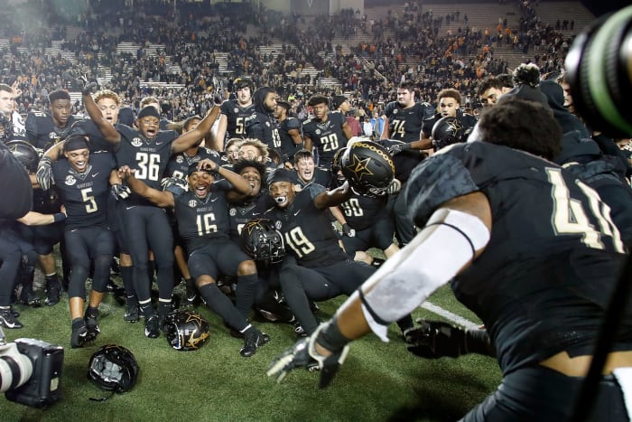 Vanderbilt football team posing for a photo.