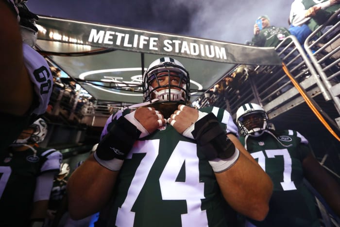 Nick Mangold getting introduced at the Jets game.