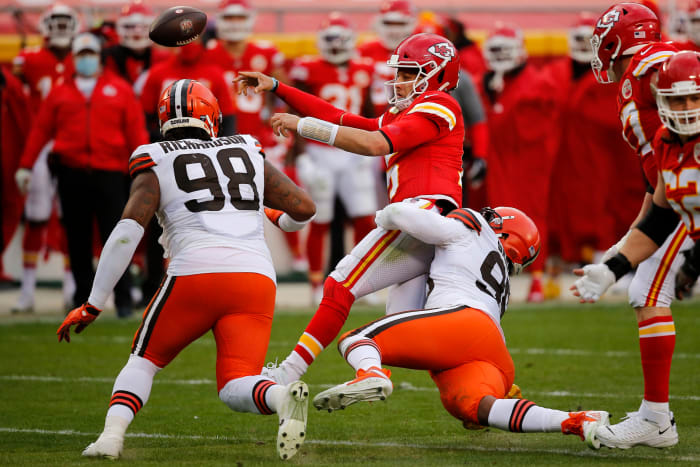 Browns pass rusher Myles Garrett goes after Patrick Mahomes.