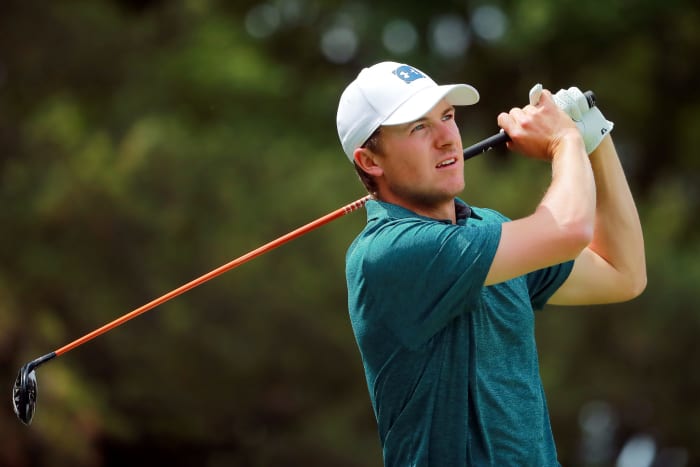 Jordan Spieth teeing off.