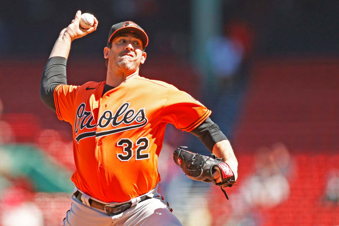 Matt Harvey pitches against the Boston Red Sox.