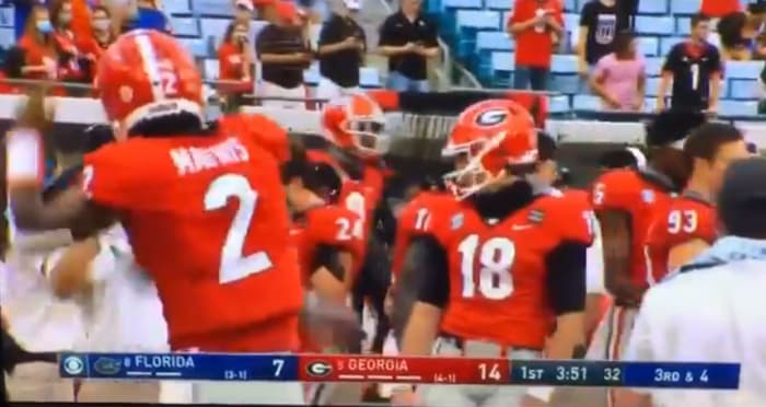 Georgia Football: QB D'Wan Mathis Has Unfortunate Warmup Throw - The Spun