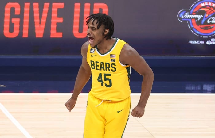 Davion Mitchell on the court for the Baylor Bears.