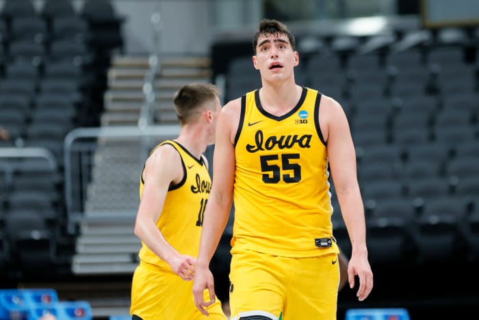 Iowa Hawkeyes star Luka Garza in the 2021 NCAA Tournament.