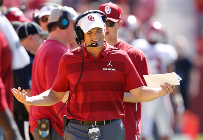 Shane Beamer reacts to a play.