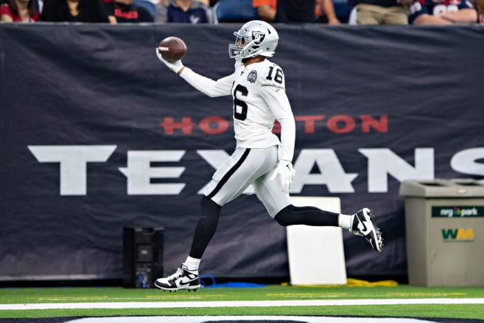 Tyrell Williams runs the ball for a touchdown.