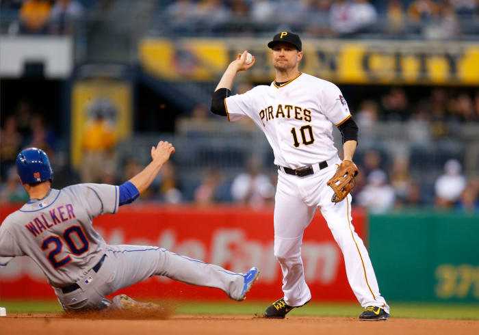 Neil Walker throws a ball.