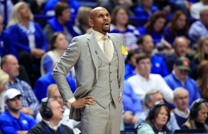 Vanderbilt basketball coach Jerry Stackhouse during a game against Kentucky.