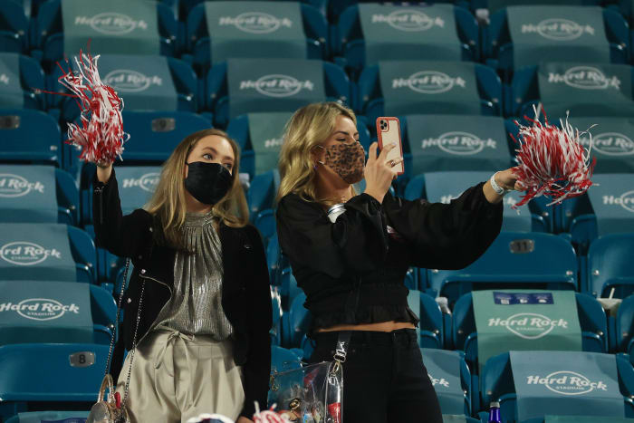 Alabama fans at the College Football Playoff national title.