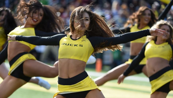 Oregon cheerleaders perform during a game.