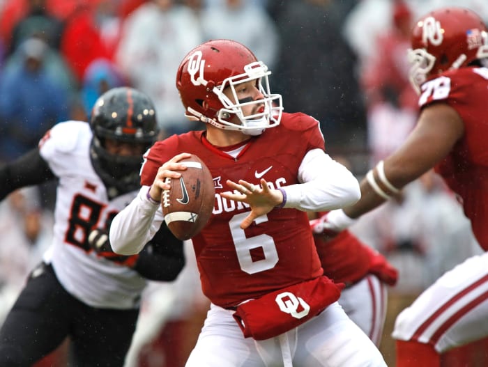Baker Mayfield looking to throw.