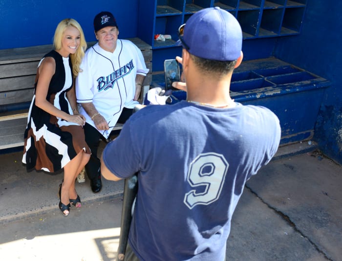 Britt McHenry speaking with Pete Rose.