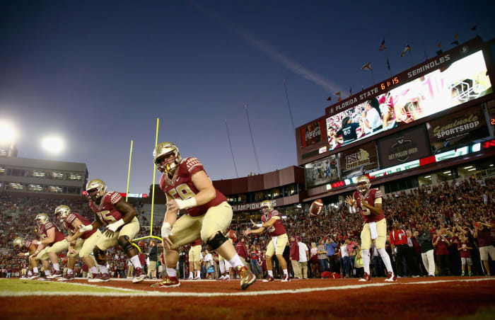 Jameis Winston warming up before a Florida State game.