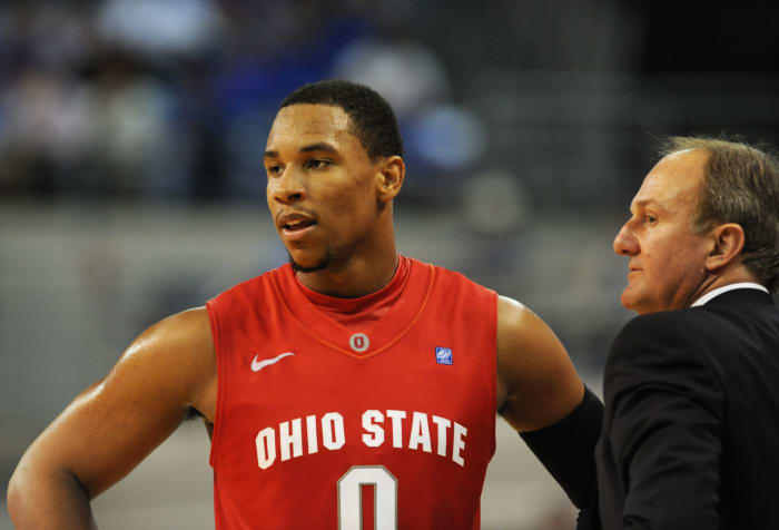 Jared Sullinger standing with Thad Matta during an Ohio State game.