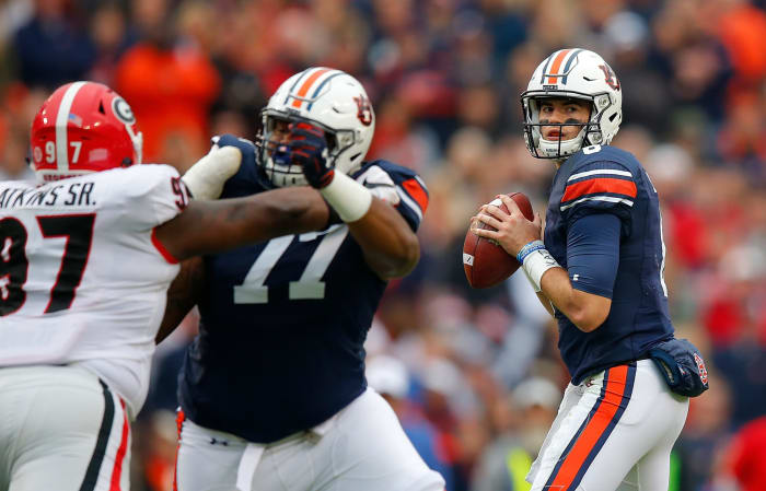 Jarrett Stidham drops back to pass for Auburn.