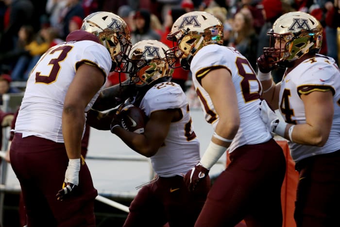 Minnesota scores a touchdown against Wisconsin.