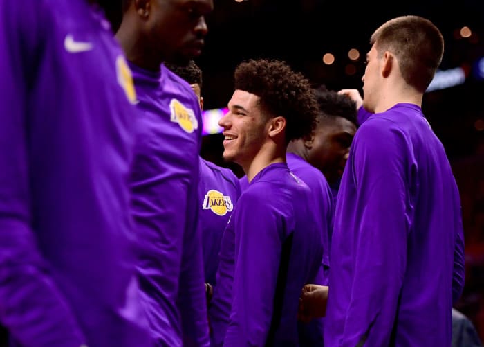 A photo of Lonzo Ball with his Los Angeles Lakers teammates.
