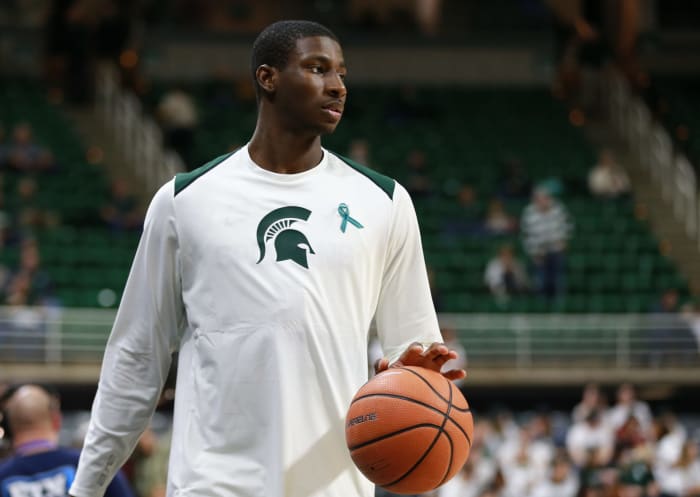 Jaren Jackson warming up before a Michigan State basketball game.