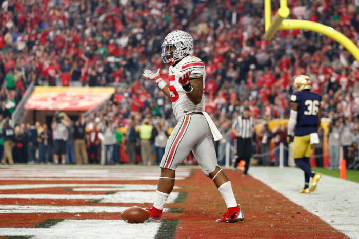 Ezekiel Elliott celebrating an Ohio State touchdown.