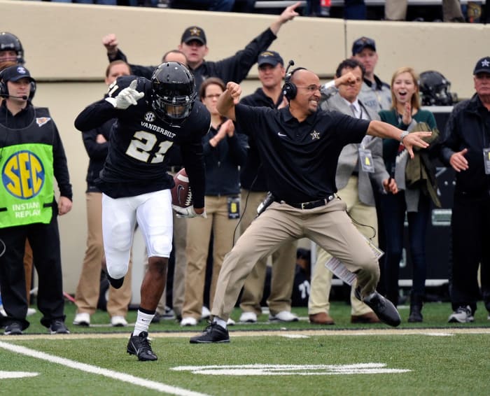 Vanderbilt coach James Franklin celebrating.