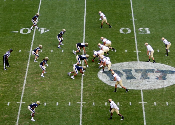 A general view of a football game being played between Notre Dame and Pittsburgh.