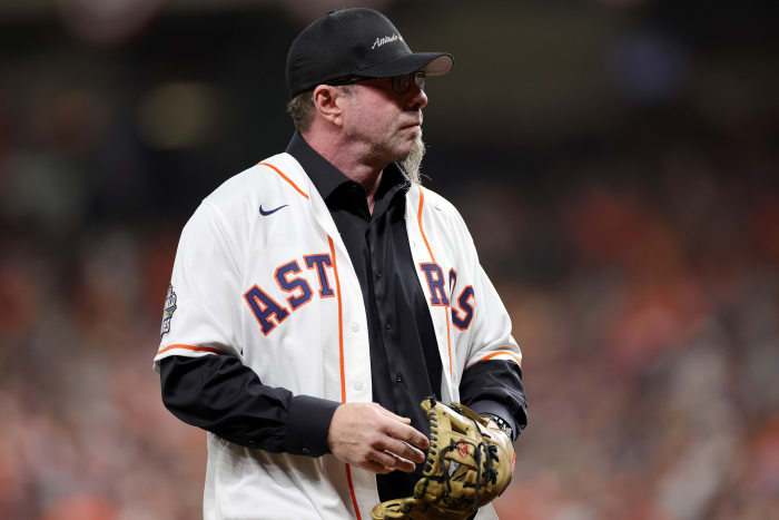 Jeff Bagwell on the field for the Astros.