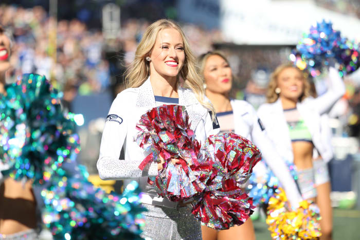 Look: Seahawks Cheerleaders New Outfit Going Viral - The Spun