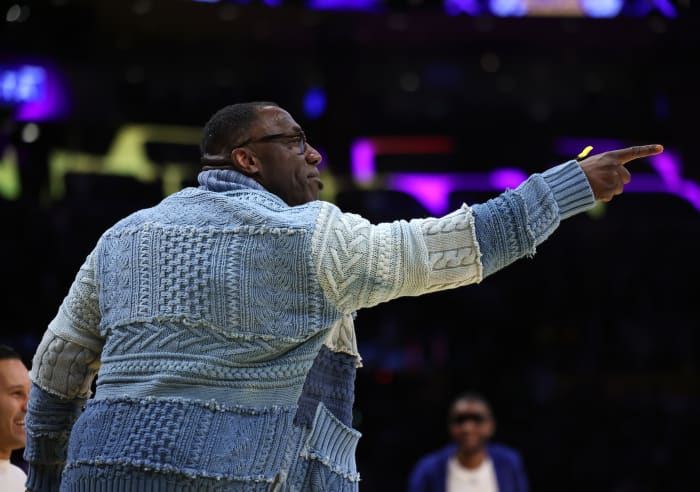 Shannon Sharpe at Lakers game.