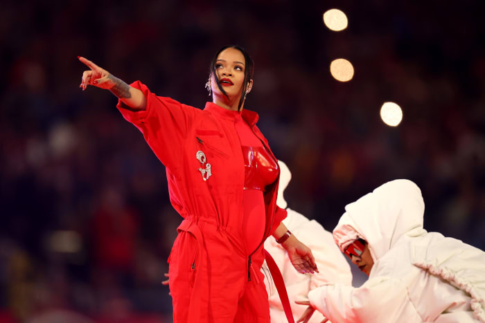 NFL World Not Happy With Wrestler's Rihanna Comment - The Spun: What's