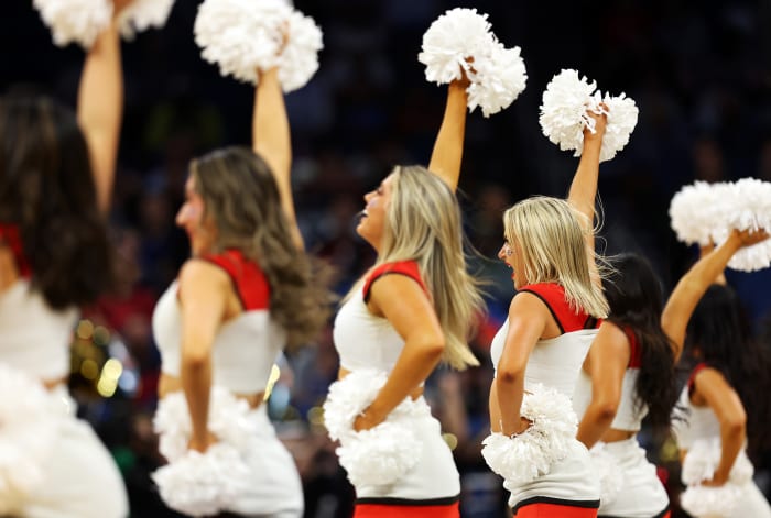 Look: San Diego State Cheerleader Goes Viral On Sunday - The Spun