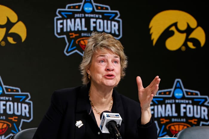 Iowa Announces Decision On Legendary Coach Lisa Bluder - The Spun