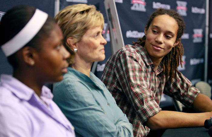 Sports World Reacts To Brittney Griner, Kim Mulkey News - The Spun