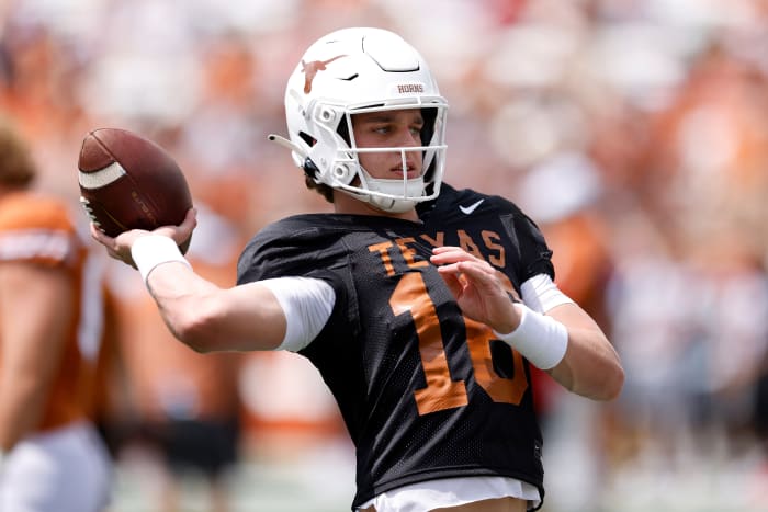 Look: Here's Arch Manning's First Pass In College Football - The Spun