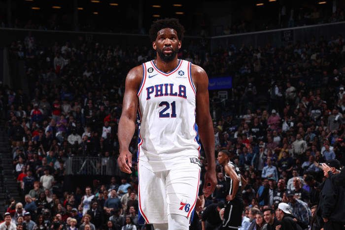 Sixers Star Joel Embiid To Undergo MRI After Unfortunate Knee Injury ...