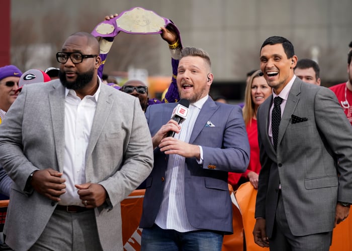 Football Fans Concerned About Future Of 'College GameDay' Without David ...