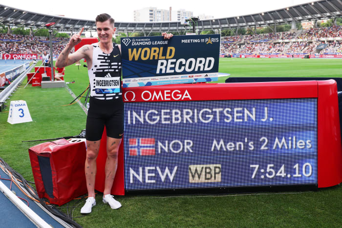 Runner Just Broke 2-Mile World Record By Running It In Under 8 Minutes ...