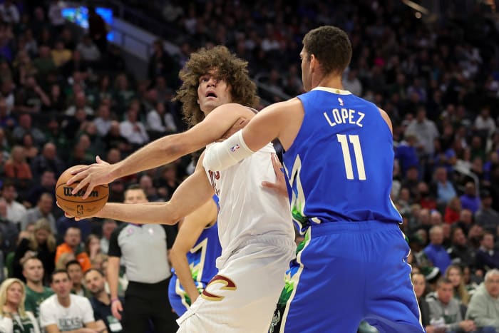 Brook Lopez's Brother Is Joining Him In Milwaukee - The Spun: What's ...