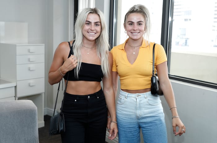 Sports World Reacts To Unfortunate Cavinder Twins Announcement - The Spun