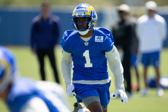 Allen Robinson working out for the Rams at OTAs.