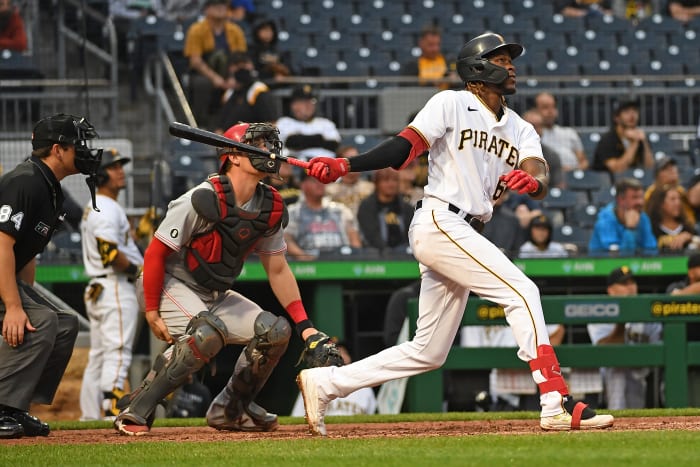 Oneil Cruz swings the bat during a game for the Pirates.