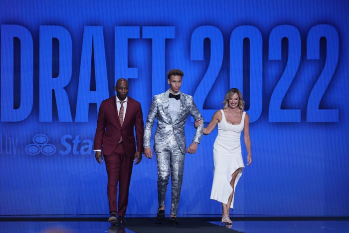 BROOKLYN, NY - JUNE 23: Dyson Daniels and his family attend the 2022 NBA Draft on June 23, 2022 at Barclays Center in Brooklyn, New York. (Photo by Jeff Haynes/NBAE via Getty Images)