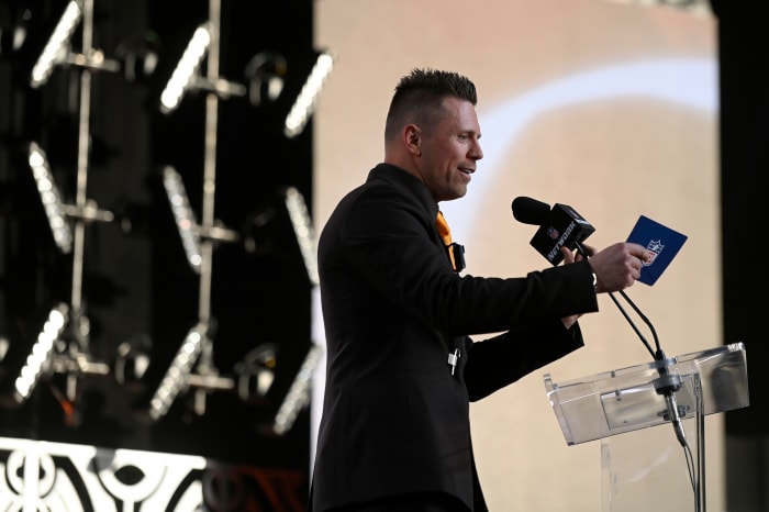 The Miz announces the Browns' pick at the 2022 NFL Draft.