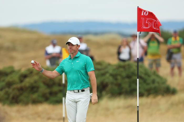 ST ANDREWS, SCOTLAND - JULY 16: Rory McIlroy of Northern Ireland reacts on the 10th hole during Day Three of The 150th Open at St Andrews Old Course on July 16, 2022 in St Andrews, Scotland.  (Photo by Andrew Redington/Getty Images)