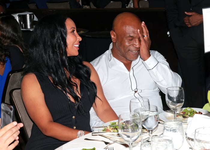 Photos: Meet The Longtime Wife Of Legendary Boxer Mike Tyson - The Spun