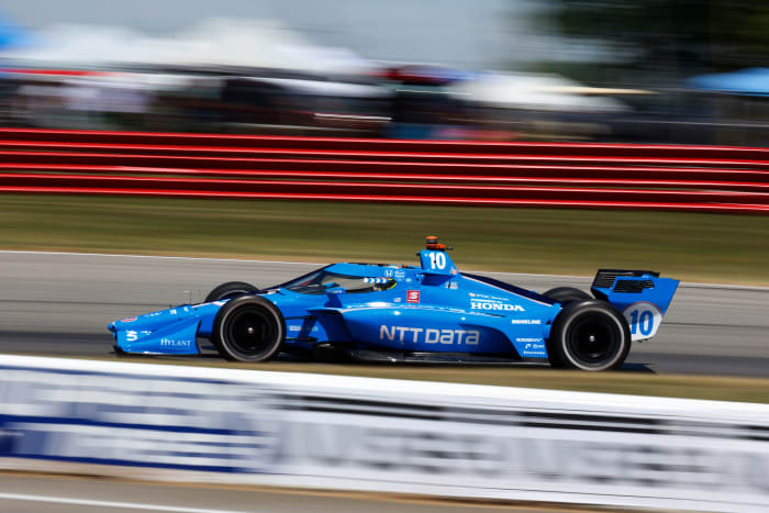 LEXINGTON, OH - JULY 02: NTT IndyCar driver Alex Palou (10) drives through turn 13 during qualifications at Mid Ohio on July 2, 2022 in Lexington, Ohio. (Photo by Brian Spurlock/Icon Sportswire via Getty Images)