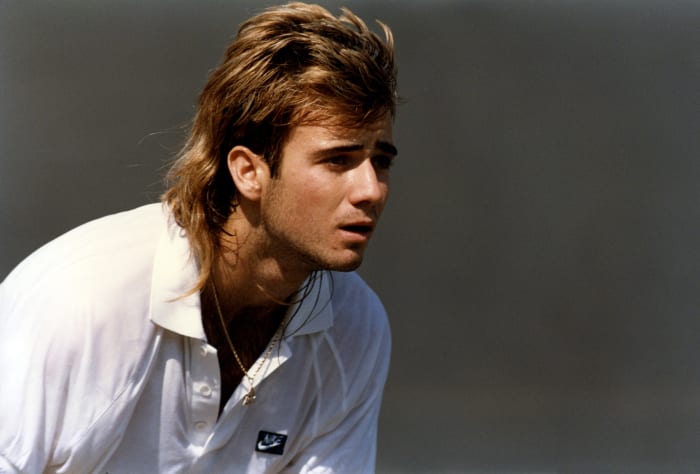 LOS ANGELES, CA - SEPTEMBER, 1988: Andre Agassi readies during the 1988 LA Tennis Open in September, 1988 in Los Angeles, California. (Photo by Robert Riger/Getty Images)