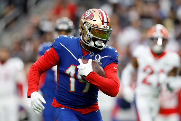 LAS VEGAS, NEVADA - FEBRUARY 06: Deebo Samuel #19 of the San Francisco 49ers and NFC runs with the ball in the first quarter of the 2022 NFL Pro Bowl against the AFC at Allegiant Stadium on February 06, 2022 in Las Vegas, Nevada. (Photo by Christian Petersen/Getty Images)